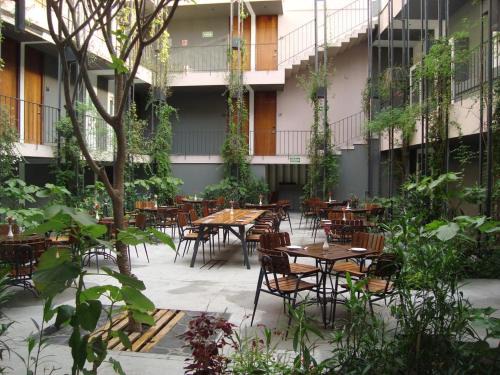 Flor de Mayo Hotel & Restaurant