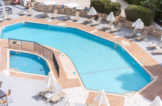 Flora Hotel Apartments