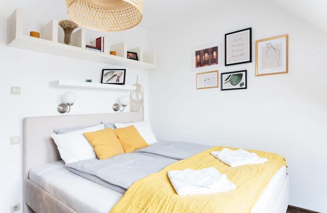 Floral Apartment - NEW in town