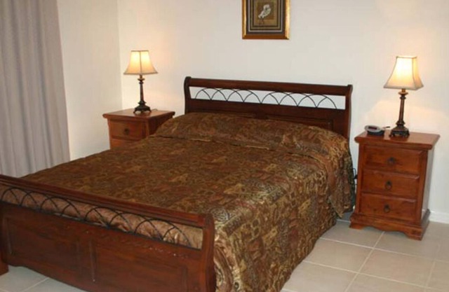 Florentine Villas - Your Home away from Home - near Watergardens Town Centre