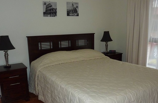 Florentine Villas - Your Home away from Home - near Watergardens Town Centre