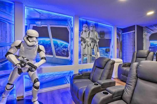 Florida Disney Star Wars Villa, Poolside Cinema