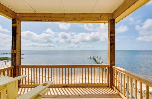 Florida Gulf Coast Getaway w/ Dock & Beach Views