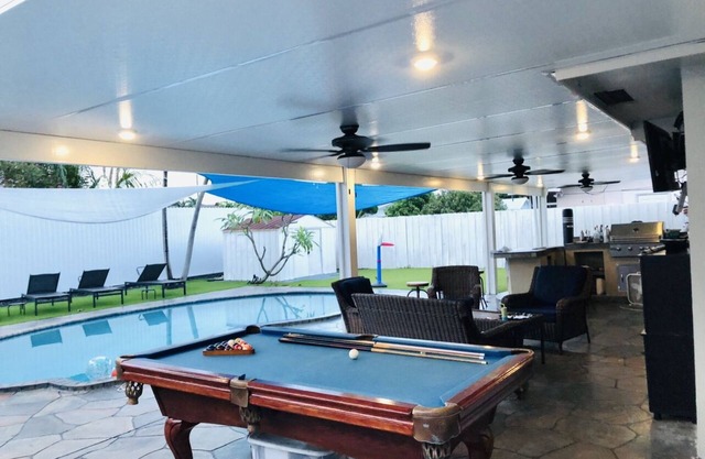 Vacation Home/ With pool heater