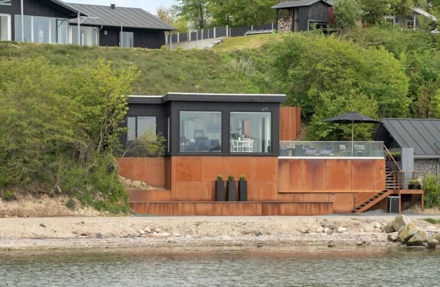 "Florinda" - 10m from the sea by Interhome