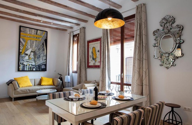 FLORIT FLATS - Serranos Apartment