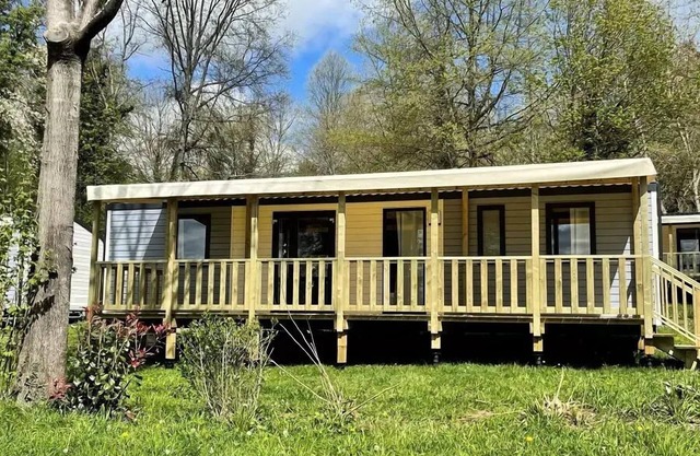 Flower camping de Rouffiac *** - Premium mobile home Rouffiac 40m² (3 bedrooms) + 2 bathrooms + LV + LL + Terrace 8 people