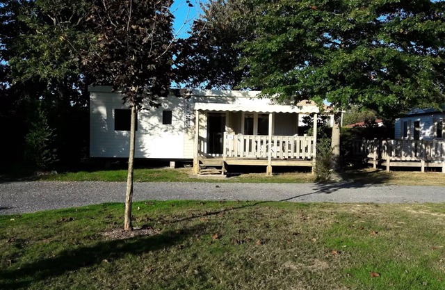 Flower Camping Le Pavillon *** - Mobil home Comfort 34m2 - 3 bedrooms + semi-covered terrace 9m2 6 people