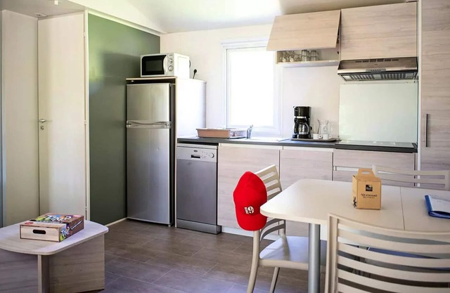 Flower Camping du Lac du Causse *** - Mobile home Comfort 35 m2 (3 bedrooms) + LV + TV + semi-covered terrace 6m2 8 people