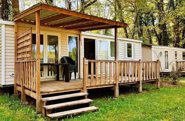 Camping Les Berges de la Dordogne *** - Mobil Home Comfort 4 habitaciones 6 personas