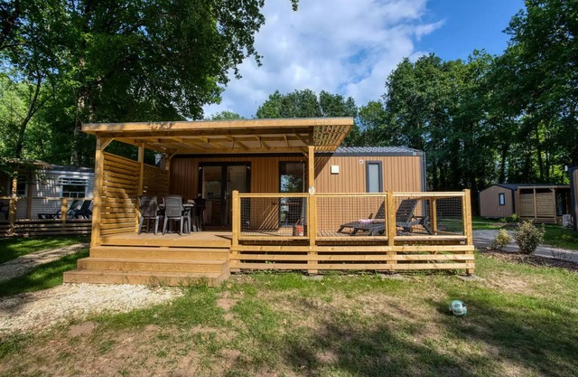 Flower Camping LES BERGES DE LA DORDOGNE **** - Mobil-Home Premium 29m2 Bahia - 2 bedrooms + covered terrace +LV + TV + CLIM 4 people