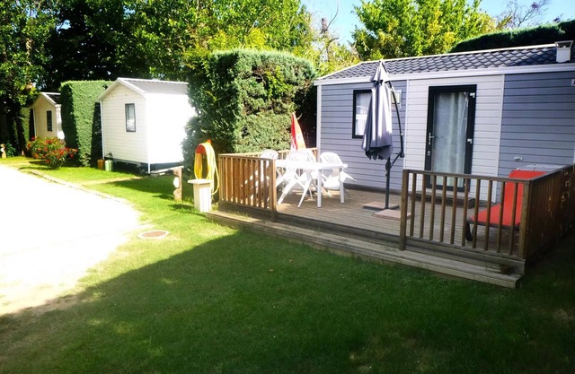 Flower Camping Les Paillotes en Ardèche **** - Charming mobile home 20m² Comfort (1 bedroom - 2 people) + Air conditioning + Uncovered terrace 2 people