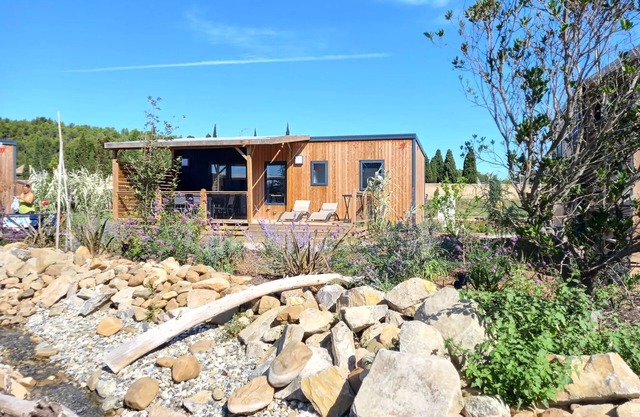 Camping de la Cesse - Premium Plus casa móvil de 4 habitaciones para 6 personas + aire acondicionado y plancha y TV