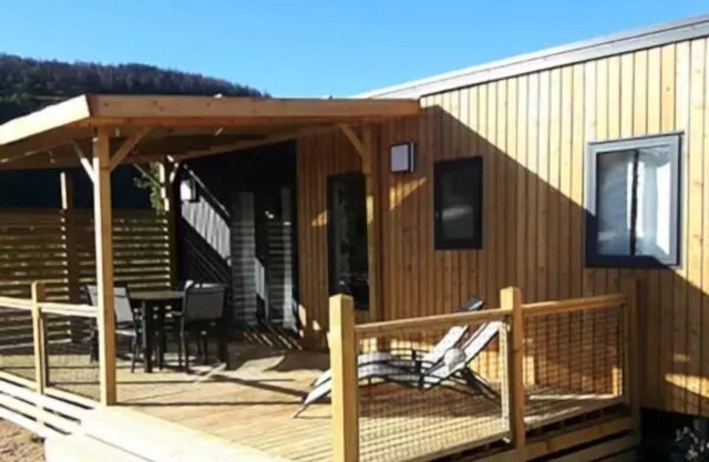 Flower Camping Olivigne *** - Premium mobile home 38 m² 3 bedrooms + 21m² terrace + TV + LV + air conditioning + plancha + 2 bathrooms for 6 people