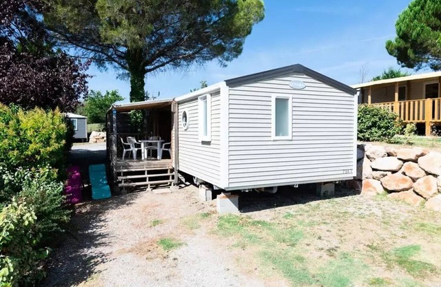 Flower Camping Provence Vallée *** - Mobile home Loggia Comfort 24 m2 2 bedrooms + covered terrace + TV 4 persons