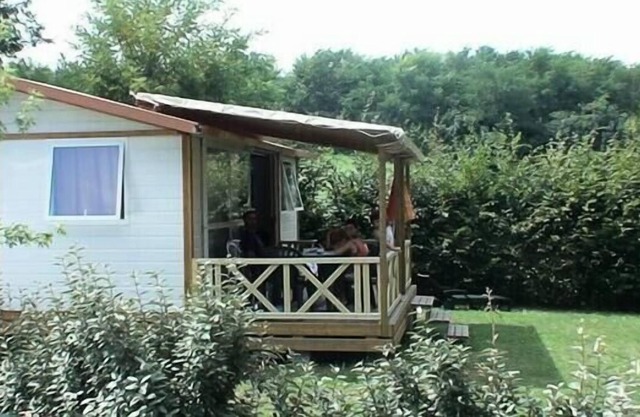 Flower la Châtaigneraie campsite**** - Standard 4-room chalet for 6 people