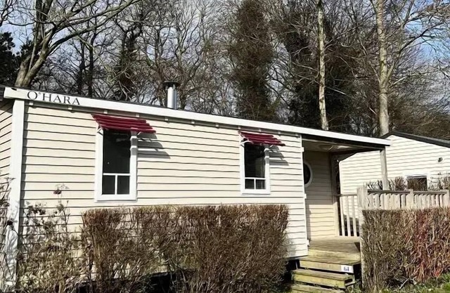 Flower Le Domaine du Rompval *** - Mobil-Home 27m2 Comfort (2ch-4pers) with semi-covered terrace + TV 4 persons