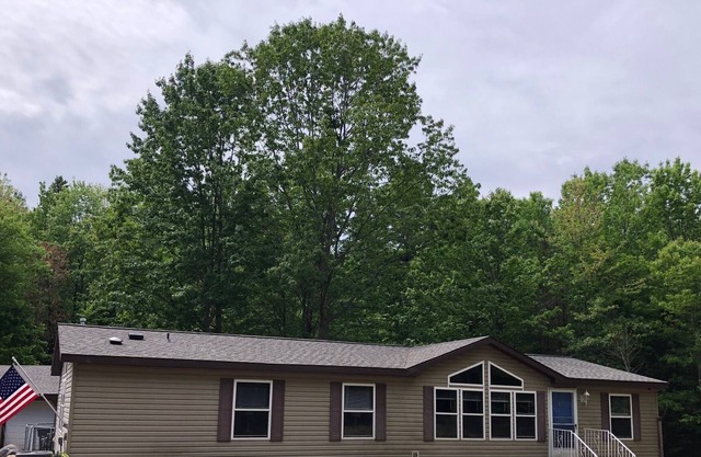 Flying Squirrel Retreat in the heart of the peaceful northwoods!