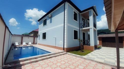 FM charlet