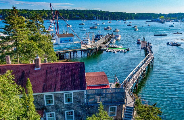 Fok-Sul - Dockside Getaway in a 1820's Dockhouse!