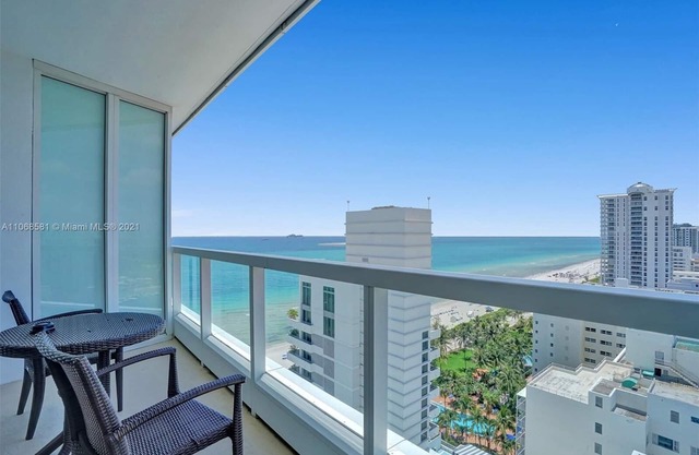 Fontainebleau Oceanfront,2 dbl queen bed &Pull-out