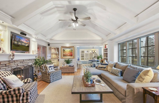 Fontana Lakeside Haven |Pier Acces |Screened-in Porch |Fireplace |Fire Pit |Lawn Games |Monthly Stay