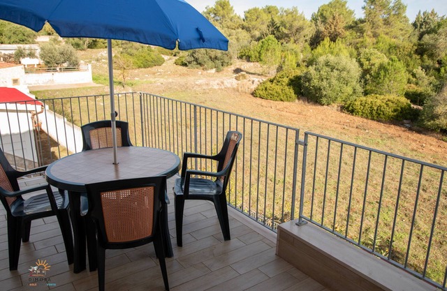 For couples, groups or families, it offers hospitality for up to 7 people