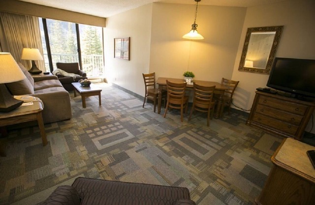 FOR RENT Unit 415 Snowbird-Iron Blosam-Sleeps 4 prs