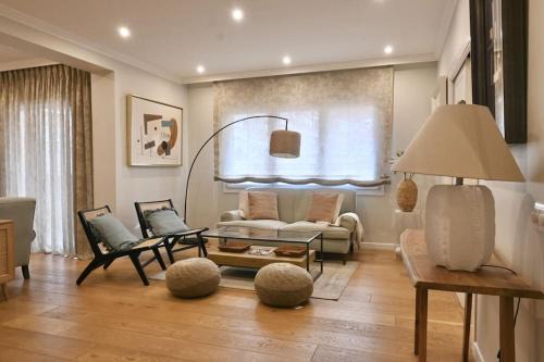 For You Rentals Exclusive Three Bedroom Apartment JRJ45 TEMPORAL