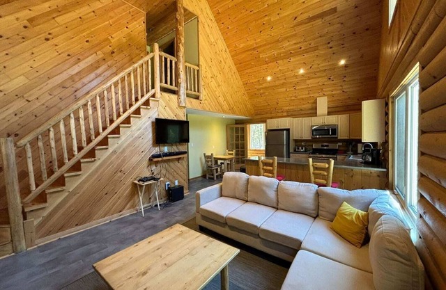 Forest Cabin by National Park & Tobermory