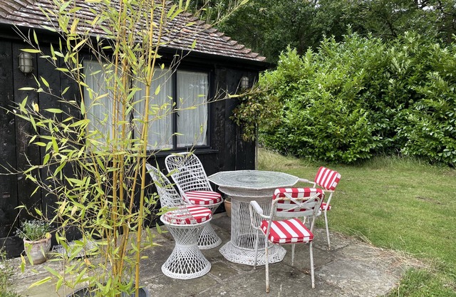Forest cabin in the Kent countryside – pet friendly!
