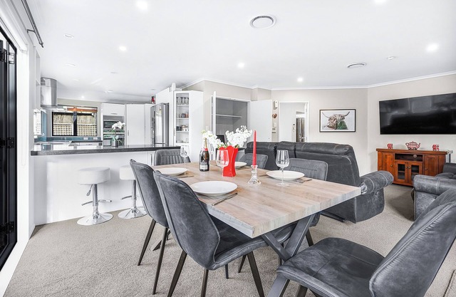Forest Haven - Hamilton Holiday Home