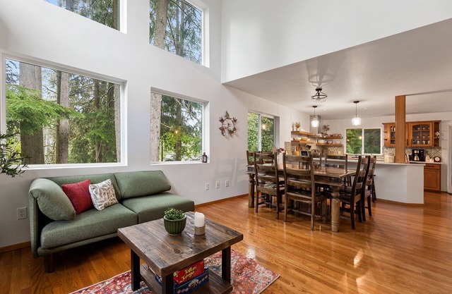 Forest Haven In Bellingham - 4BR, 7 Beds, Firepit