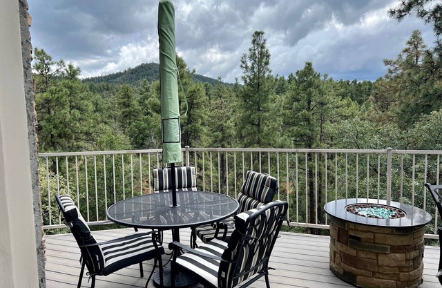 Forest Home-Panoramic Pine Views/Arcade/Spa/Games