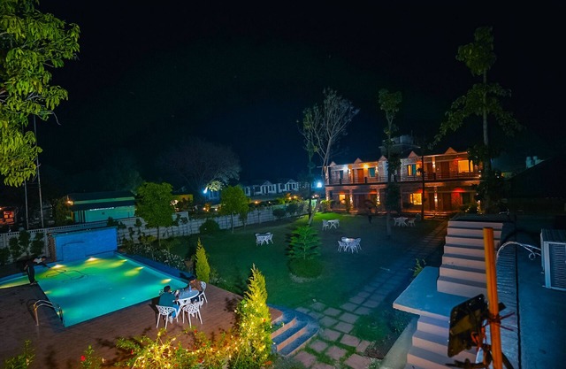 Forest Paradise Resort - Jim Corbett