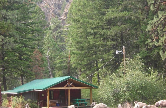 Cabañas tipo servicio forestal a 30 millas de Missoula--