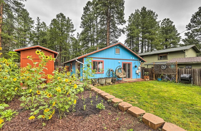 Forested Flagstaff Getaway w/ Garden & Gas Grill
