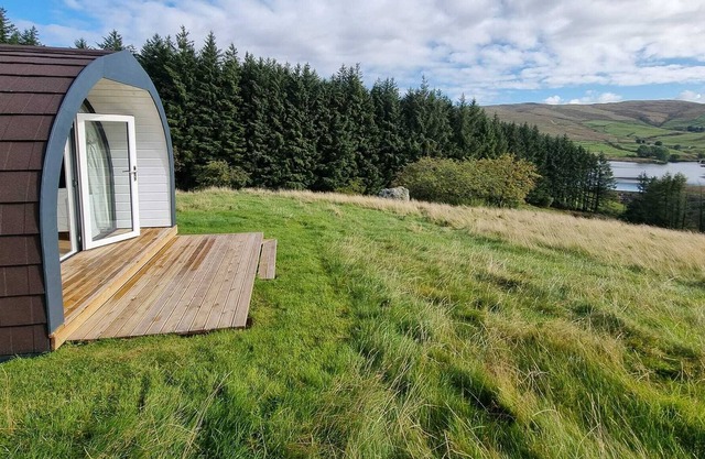 Forester's Retreat Glamping - Dinas View
