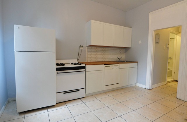 Former farmhouse sleeps 8