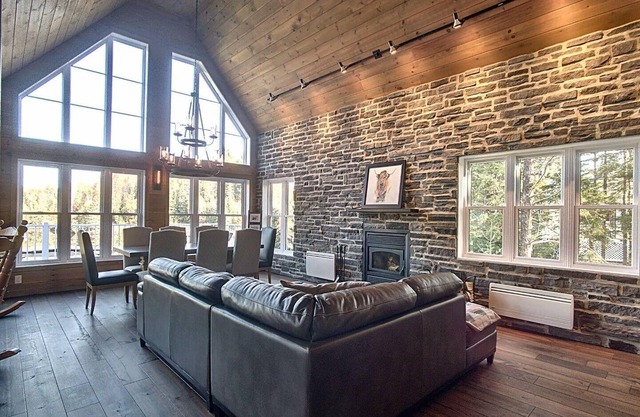 Formidable Waterfront Cottage - Serenity at its best!
