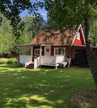 Forrest cottage by the lake