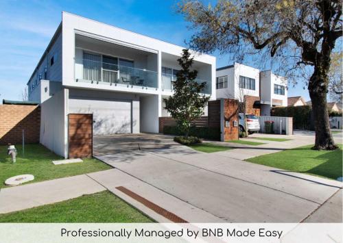 Forsyth Retreat - Modern Townhouse