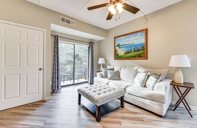 Fort Mill Condo w/ Balcony: 3 Mi to Carowinds