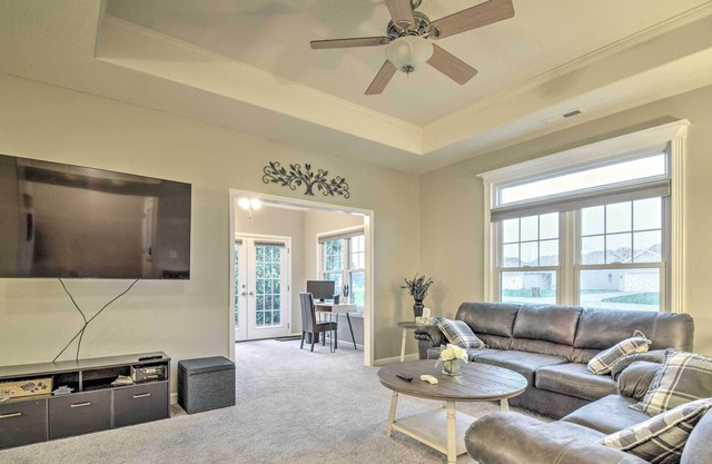 Fort Wayne Condo: 9 Mi to Downtown & Main St!