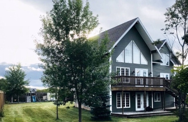 Quincena Chalet de alquiler de vacaciones en Deer Lake, NL. Puerta de entrada al Parque Nacional Gros Morne