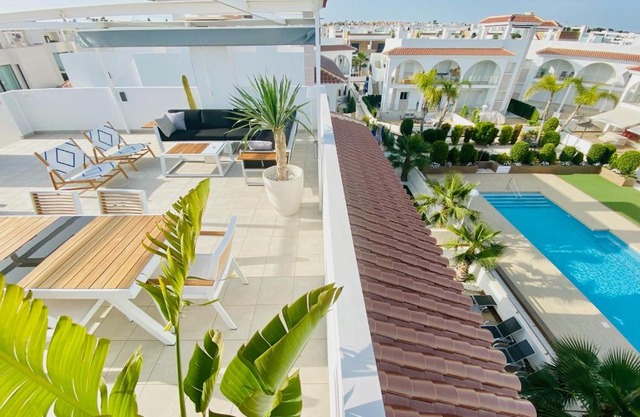 Fortuna Penthouse with roof terrace, AC and pool