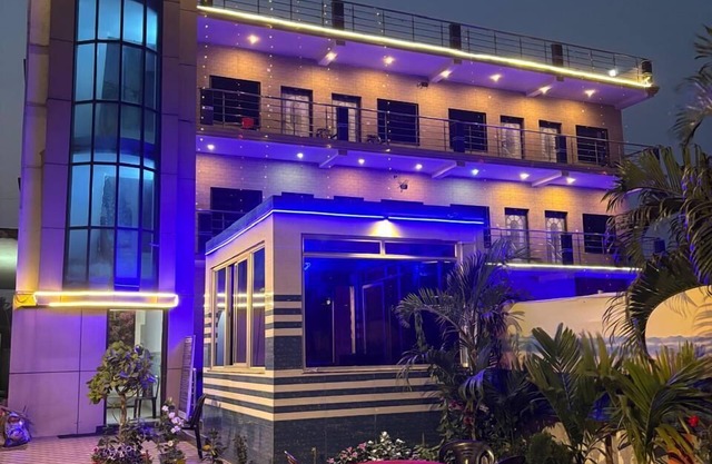 Fortune Club And Suites