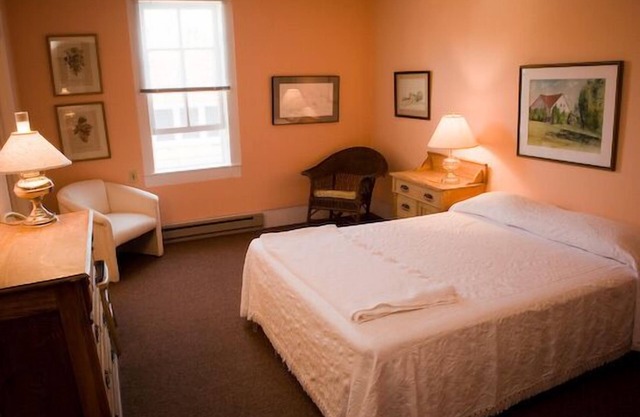 Fountain Point - Hotel Room 18