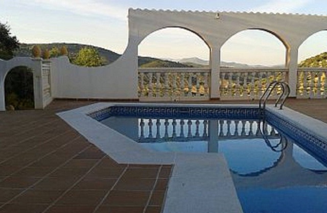 Cuatro cama Villa y Apartamento, piscina, dos baños, uno en suite, aire acondicionado
