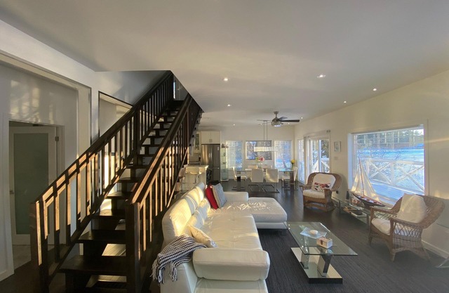 Four bedroom cottage on Lake Muskoka